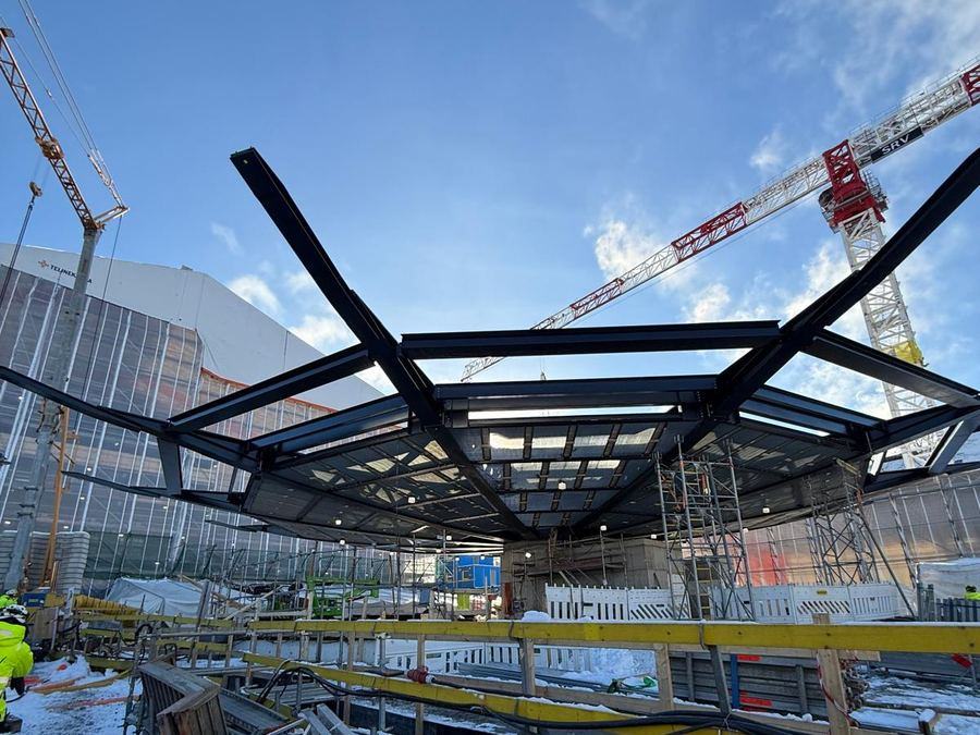 Radial steel roof beams being assembled, Atlas Pavilion, Helsinki